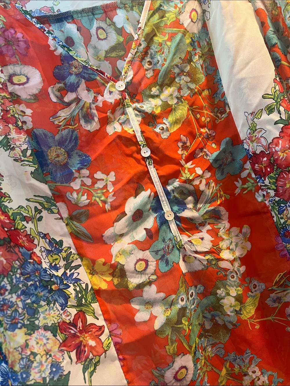 fig and flower Large Floral Blouse - Picture 8 of 11